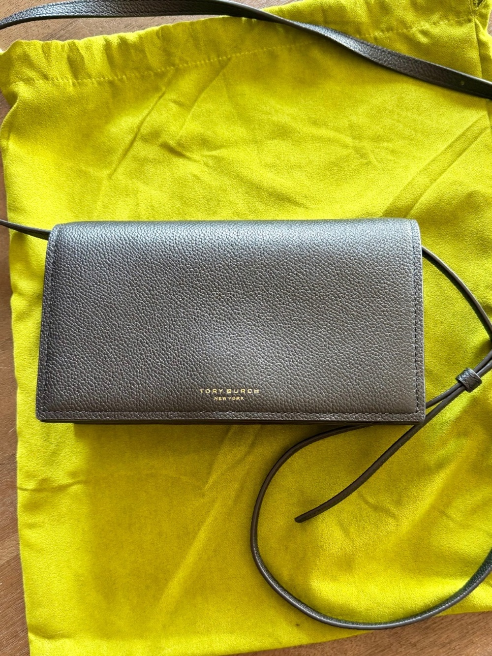 Tory Burch Perry Wallet Crossbody - Excellent Condition
